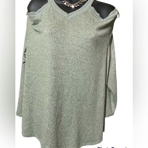 89th + Madison. Gray Cold Shoulder with shimmering silver. 2X